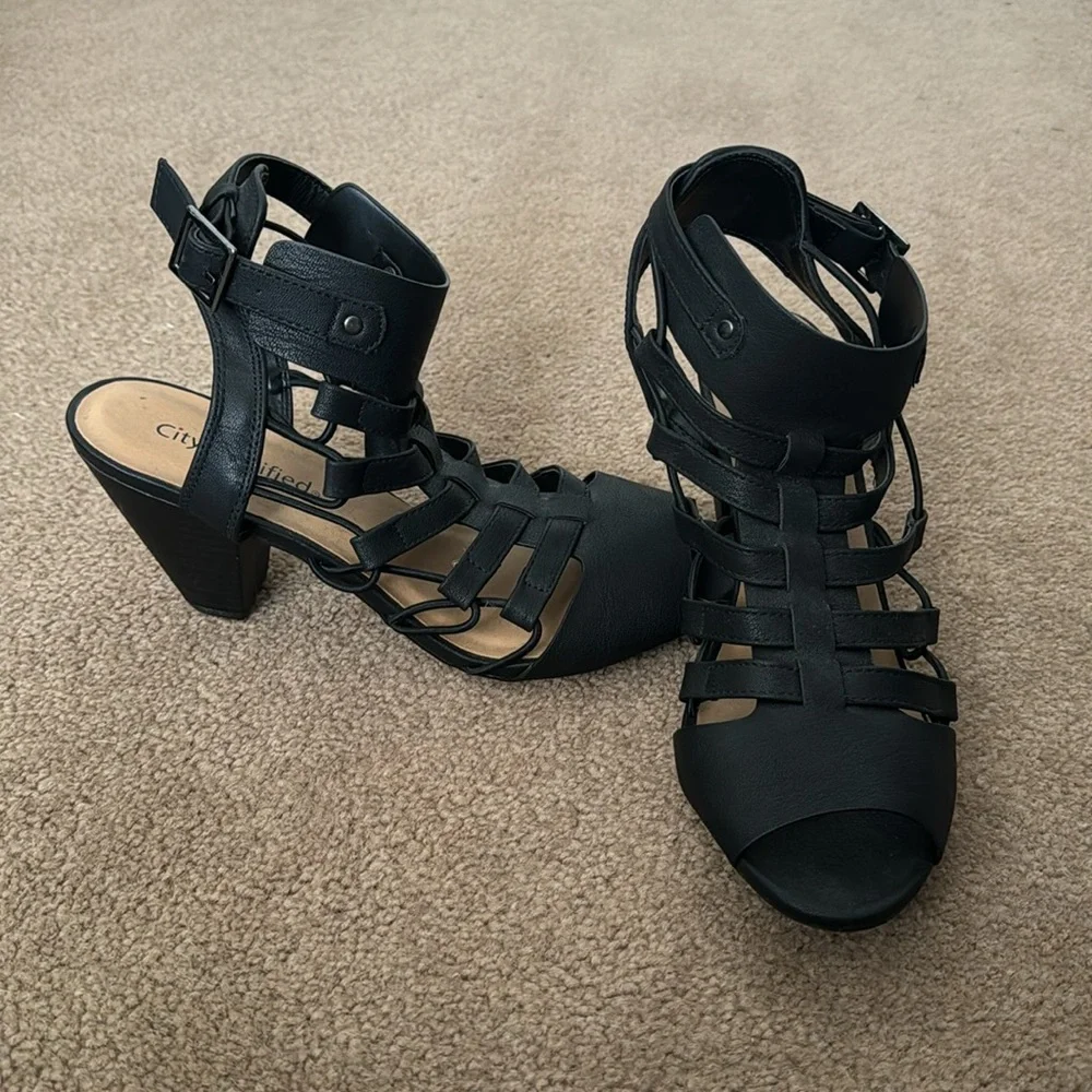 CITYCLASSIFIED Heels - Picture 1 of 3